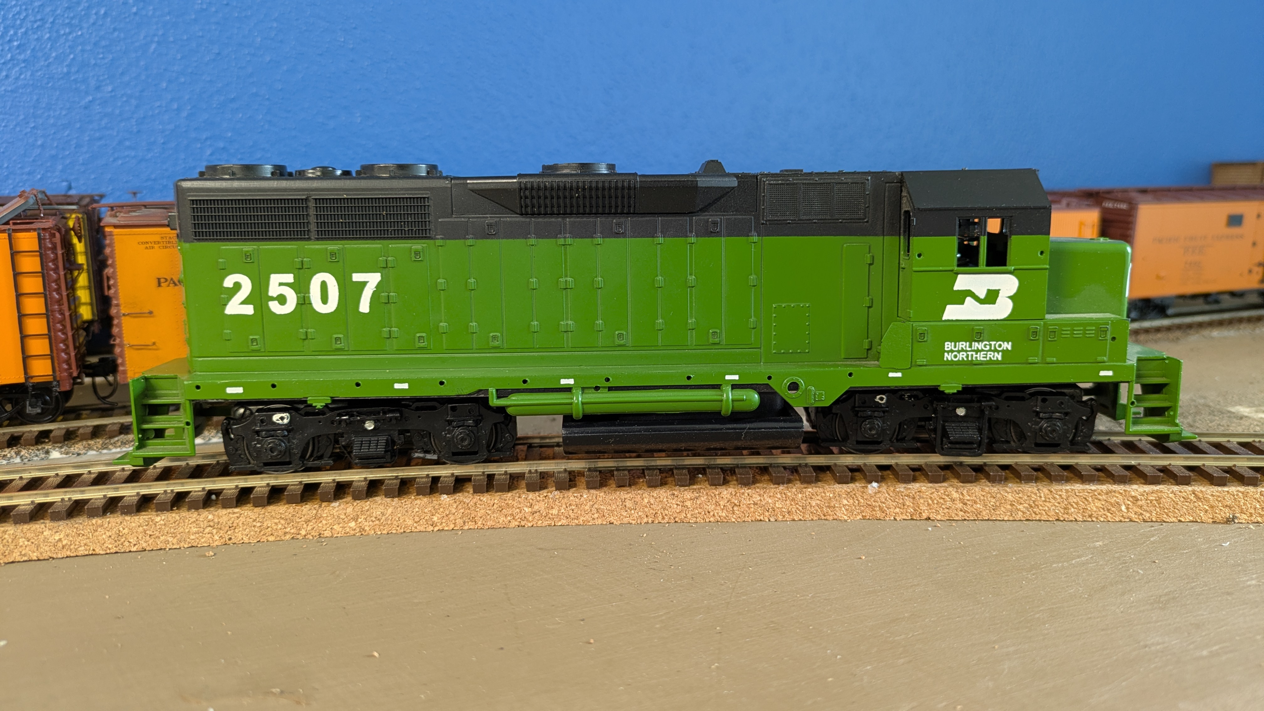 Burlington Northern GP-35 #2507