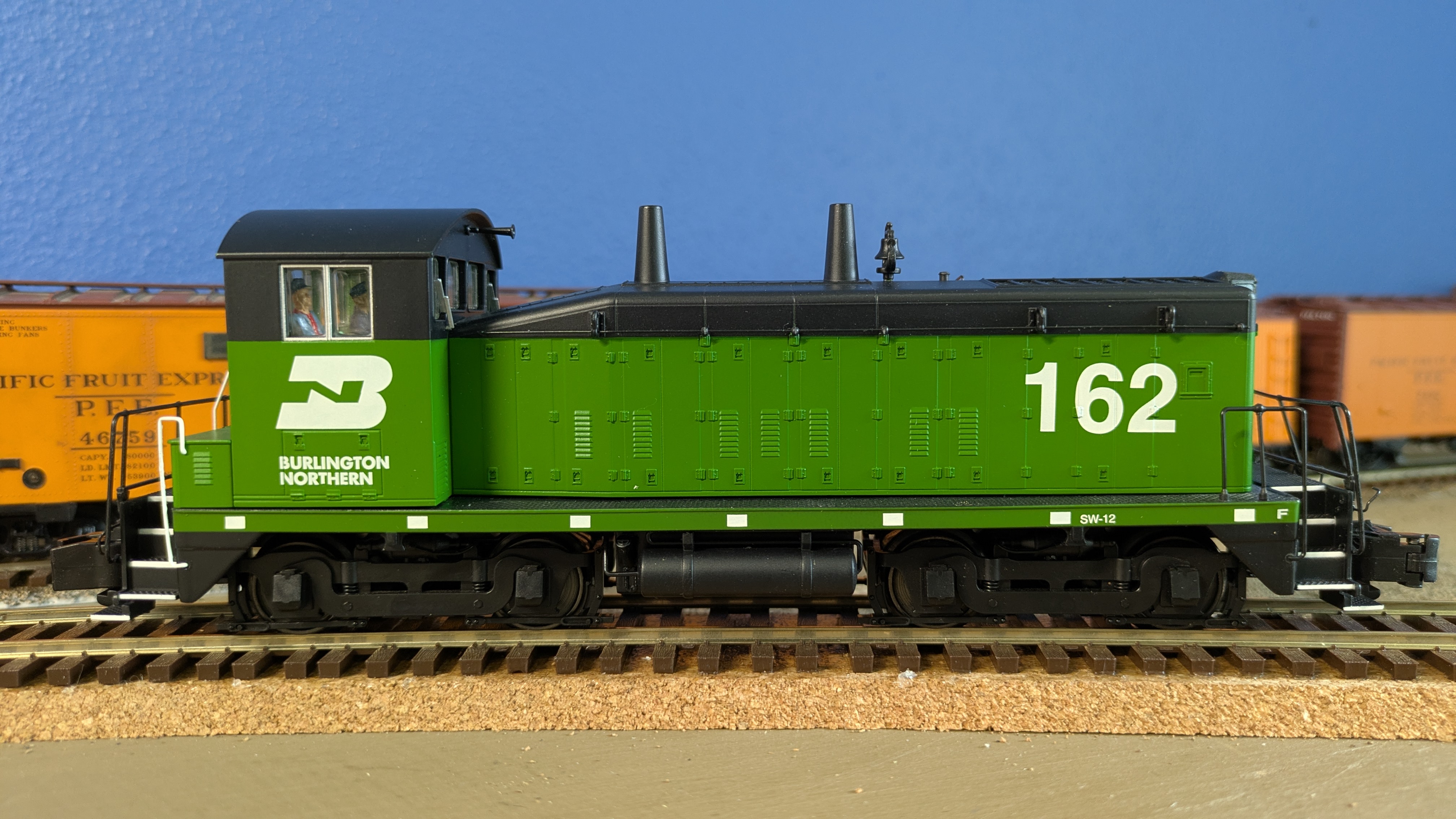 Burlington Northern SW-12 #162